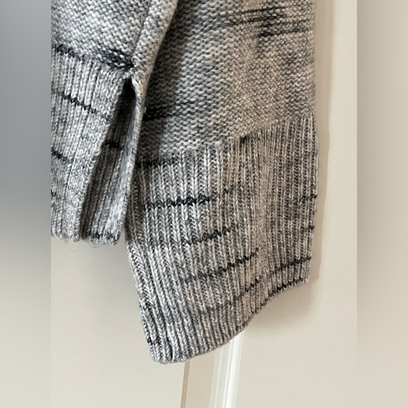 Sanctuary Acrylic Blend Gray Cable Knot Turtleneck Sweater Women’s size Small - Picture 2 of 15